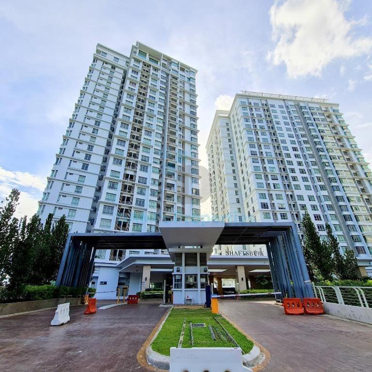 Shaftsbury Residence Cyberjaya With A Pool & Free Parking Exterior foto